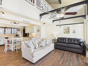 Smart TV, books, printers - NEW LISTING! Beach, Pool, Golf, Tennis, Pickleball - Christiansted, St. Croix (Christiansted)