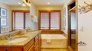 Hair dryer, towels - Reserve 32B • Family-Friendly Mountain Stay (Sugar Mountain)
