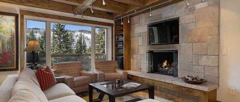 TV connectée, cheminée