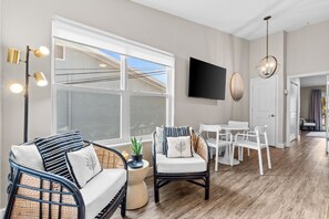 TV - 2BR Lagoon View | Sleeps 6 | Golf Cart + Pet Friendly (Panama City Beach)