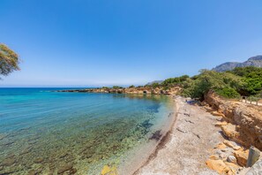 On the beach - Country House 'Ses Figueres' with Sea View, Private Pool and Wi-Fi (Colonia de Sant Pere)
