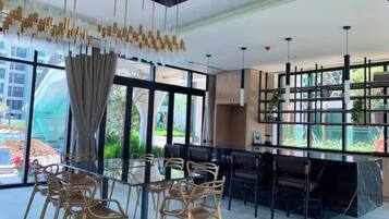 Desayuno de cocina local incluido todos los días