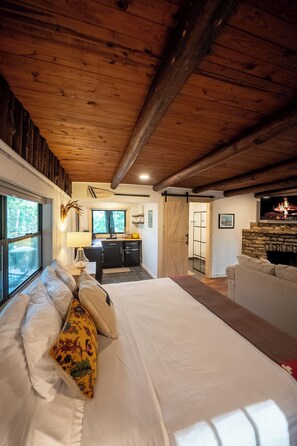 14 عدّة غرف نوم ومكواة/لوح كي وواي فاي وملاءات أسرّة