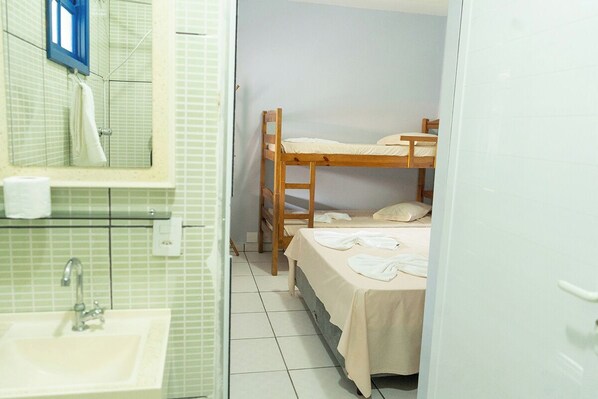 家庭四人房 | 免费 WiFi