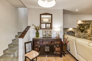 Interior - El Figuerar: Between Sea and Mountains, with Pool and Garden in Palamós (Palamós)