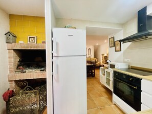 Frigorífic, microones, forn i placa de cuina