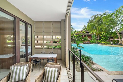 Sensational Swim Out—Resort Living by the Sea