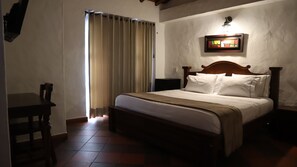 Phòng đôi, ban công, quang cảnh thành phố | Bàn, truy cập Internet không dây miễn phí