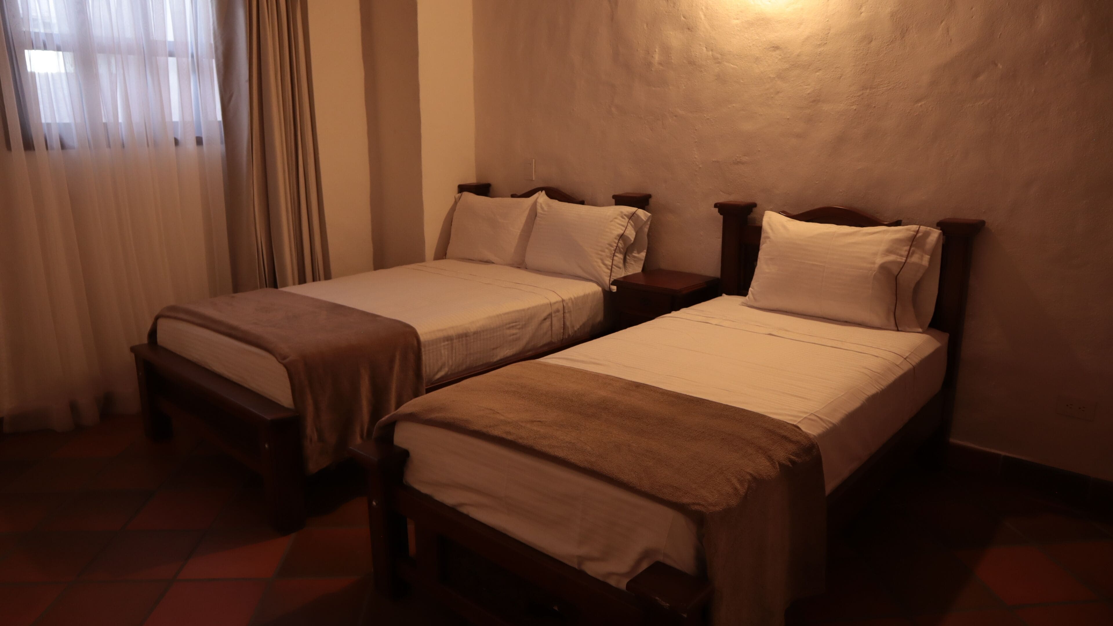 Estudio, vista al patio | Escritorio y wifi gratis 