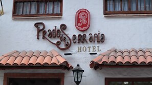 Front of property - Hotel Prados de la Serranía (Lebrija)