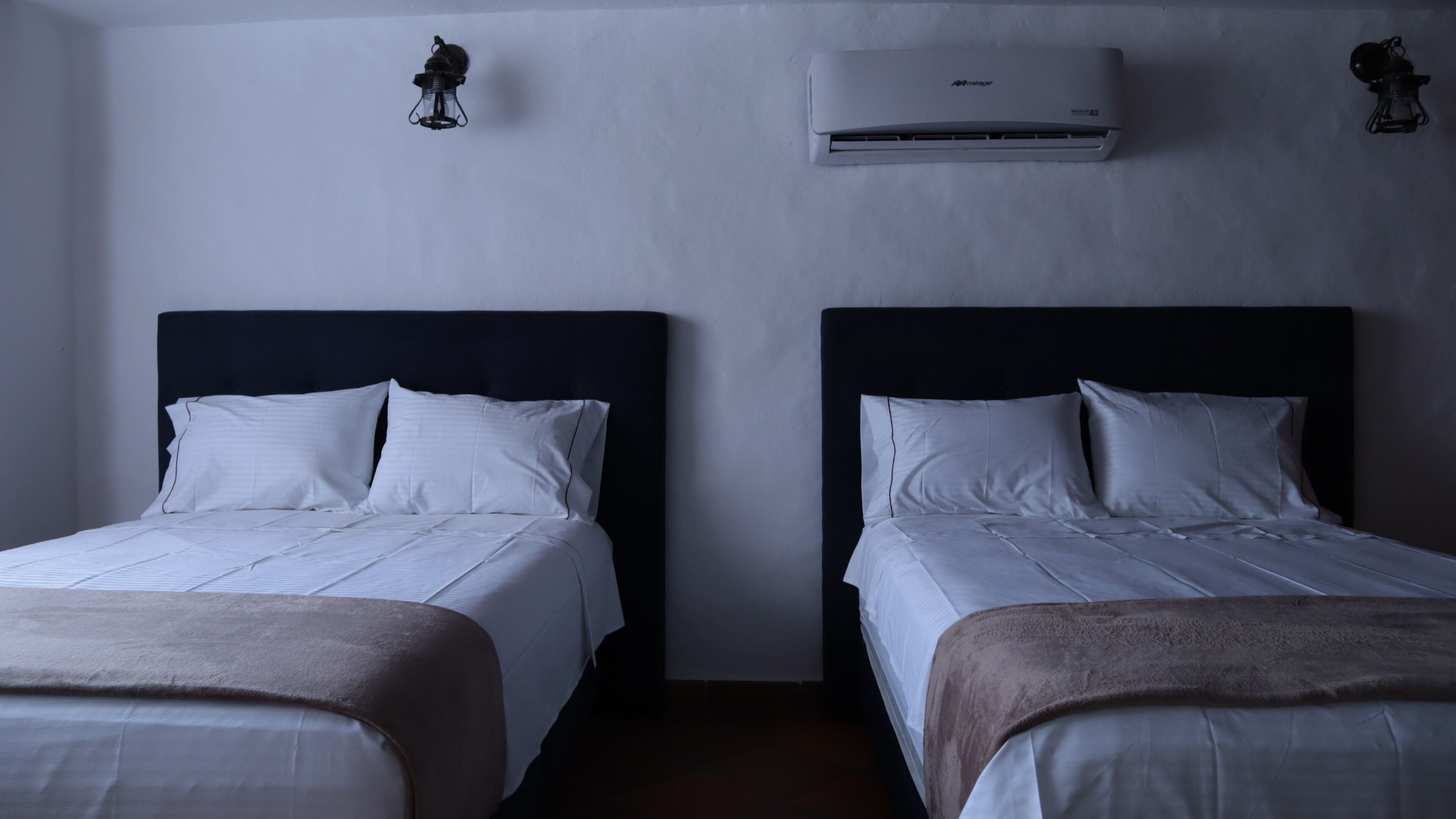 Habitación cuádruple | Escritorio y wifi gratis 