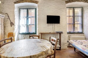 1 bedroom, WiFi, bed sheets - Apartment 'Casa Nemo - Riomaggiore, 5 Terre' with Balcony, Wi-Fi and Air Conditioning (Riomaggiore)