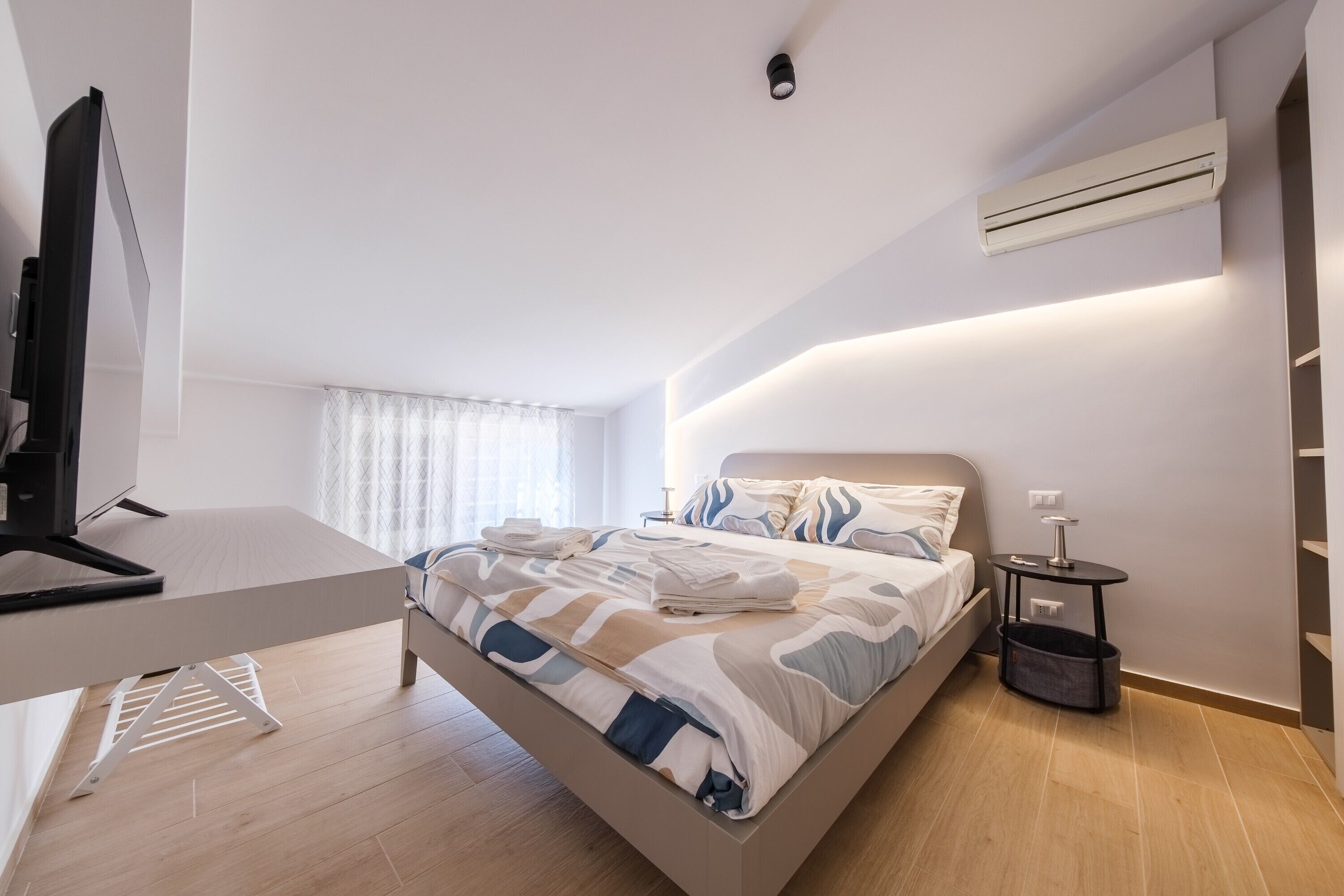 1 makuuhuone, silitysrauta/-lauta, vuodevaatteet