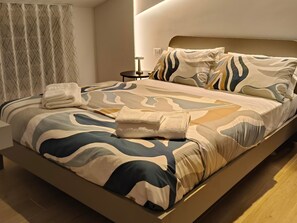 1 chambre, fer et planche à repasser, draps fournis