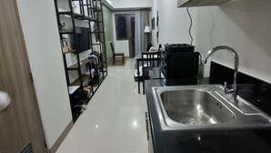 Standard Condo, 1 Bedroom, Non Smoking, Balcony | Private kitchen | Electric kettle - S Residences MOA by darpm (Pasay)