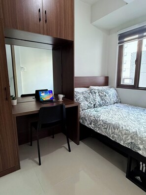 Iron/ironing board, free WiFi