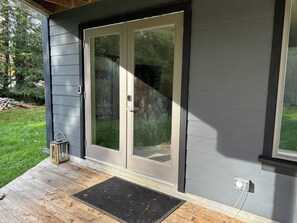 Exterior detail - Cozy waterfront retreat in Sooke! (Sooke)