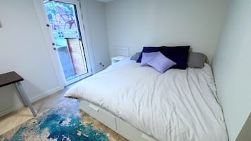 3 bedrooms, travel crib, free WiFi, bed sheets