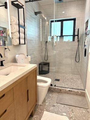 Shower, bidet, towels, toilet paper - Luxury Home • Walk to Beach • Near Miami Beach • Family Friendly (Surfside)