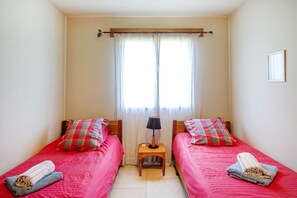 4 chambres, fer et planche à repasser, Wi-Fi, draps fournis