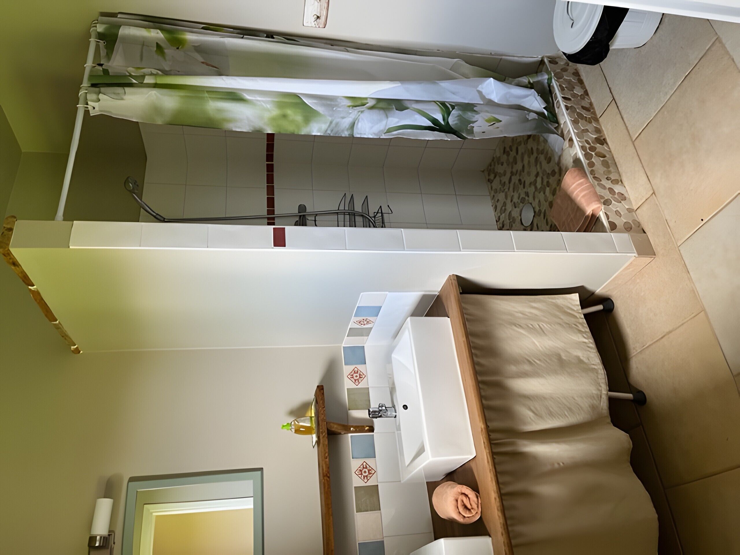 Een douche, een haardroger, handdoeken