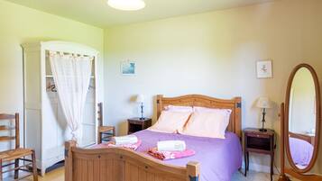 4 slaapkamers, een strijkplank/strijkijzer, wifi, beddengoed