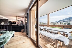 Outdoor dining - Spritz – Spacious 5‑Bedroom Apartment, Megève (Megeve)