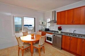 Refrigerador, microondas, horno y lavavajillas 