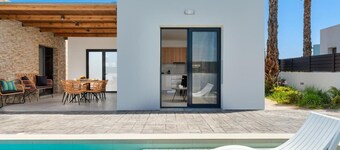 Villa Salty Sun 5 - Two Bedroom Villa, Sleeps 5