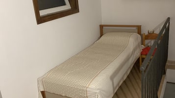 2 Schlafzimmer, Bügeleisen/Bügelbrett, Bettwäsche