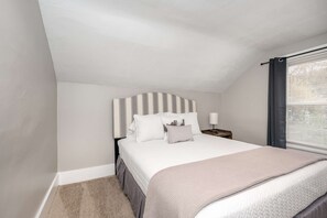 Casa, varias camas, patio, vista al jardín (The Gathering House) | 3 habitaciones, decoración personalizada y muebles diferentes 