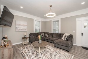 House, Multiple Beds, Patio, Garden View (The Gathering House) | Living area