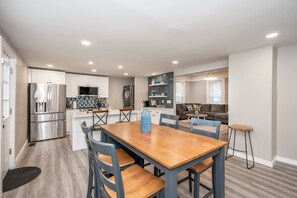 ハウス ベッド (複数台) パティオ ガーデンビュー (The Gathering House) | レストラン