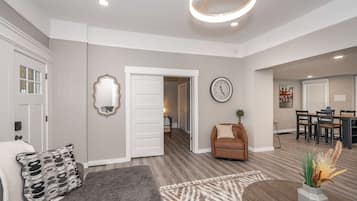 單棟房屋, 多張床, 露台, 花園景 (The Gathering House) | 客廳