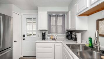 Casa, várias camas, varanda, vista para o jardim (The Washington Cottage) | Cozinha privada