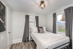 3 habitaciones, decoración personalizada y muebles diferentes 