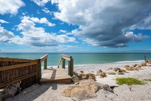 Private beach, white sand - Manasota Beach House (Englewood)