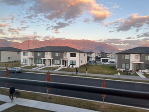 Exterior - Phenomenal 3-bedroom townhome close to mountains in peaceful American Fork (Highland)