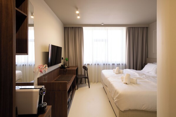 خزنة داخل الغرفة وواي فاي مجانًا