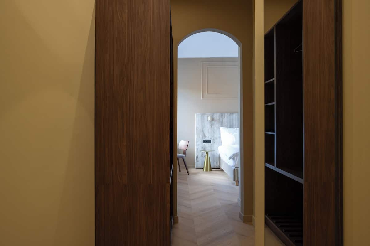 Deluxe Double or Twin Room, Sea View | Free minibar, in-room safe, desk, free WiFi