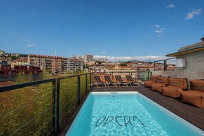 Rooftop pool - Boutique Hotel OPERA (Rijeka)