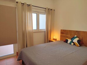 1 室のベッドルーム、WiFi、ベッドシーツ