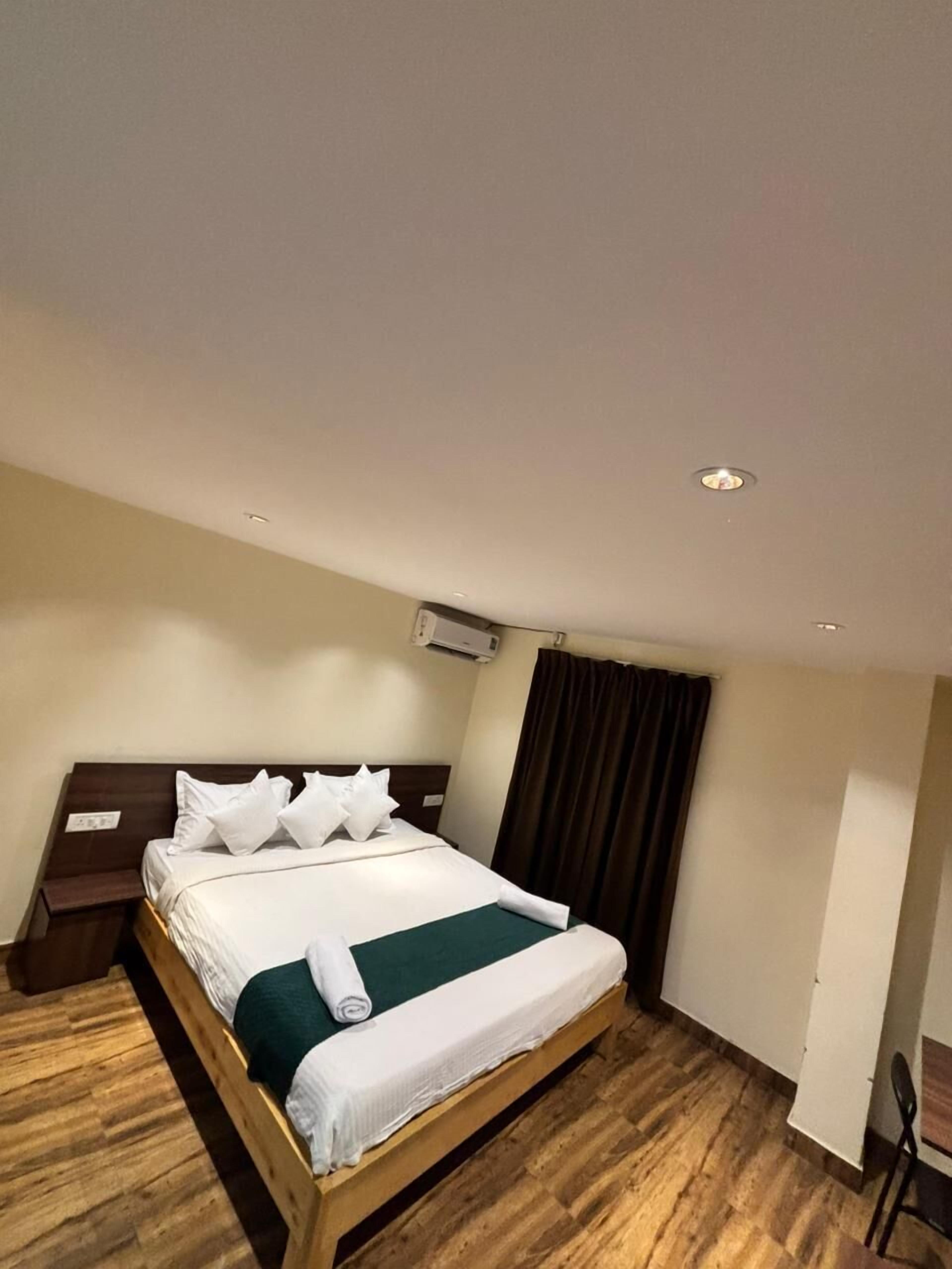 Deluxe Double Room | Reception
