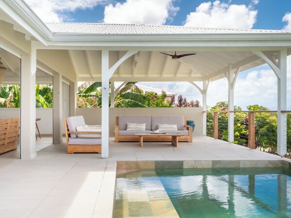 Pool - Villa Joséphine, unbeatable ocean view, luxury villa with private pool. (Grand-Bourg)