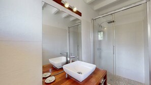 Shower, hair dryer, towels - Villa Mangouste, stunning villa with a private pool and breathtaking sea view. (Terre-de-Haut)
