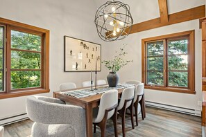 Dining - Tremblant Prestige - Plateau 220-4 (Mont-Tremblant)