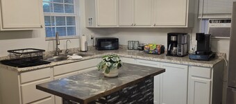 Charming 3-bedroom house in Tyler with AC comfort in Each Room!