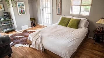 Iron/ironing board, free WiFi