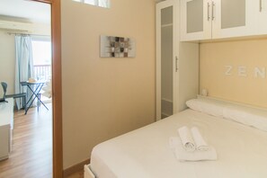 Free WiFi, bed sheets - WELCS STUDIO 294 EMP with sea view (Empuriabrava)