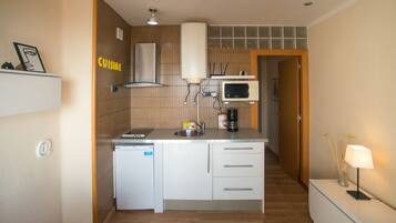 Frigorifero, microonde, macchina per tè/caffè